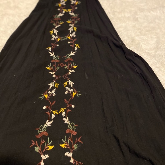 Cold Shoulder Maxi Dress - Picture 5 of 5